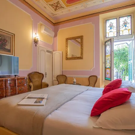 בית הארחה Corte Realdi Piazza Erbe 3*