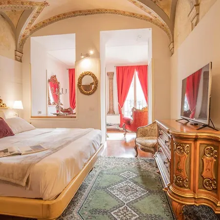 Corte Realdi Piazza Erbe 招待所 3*